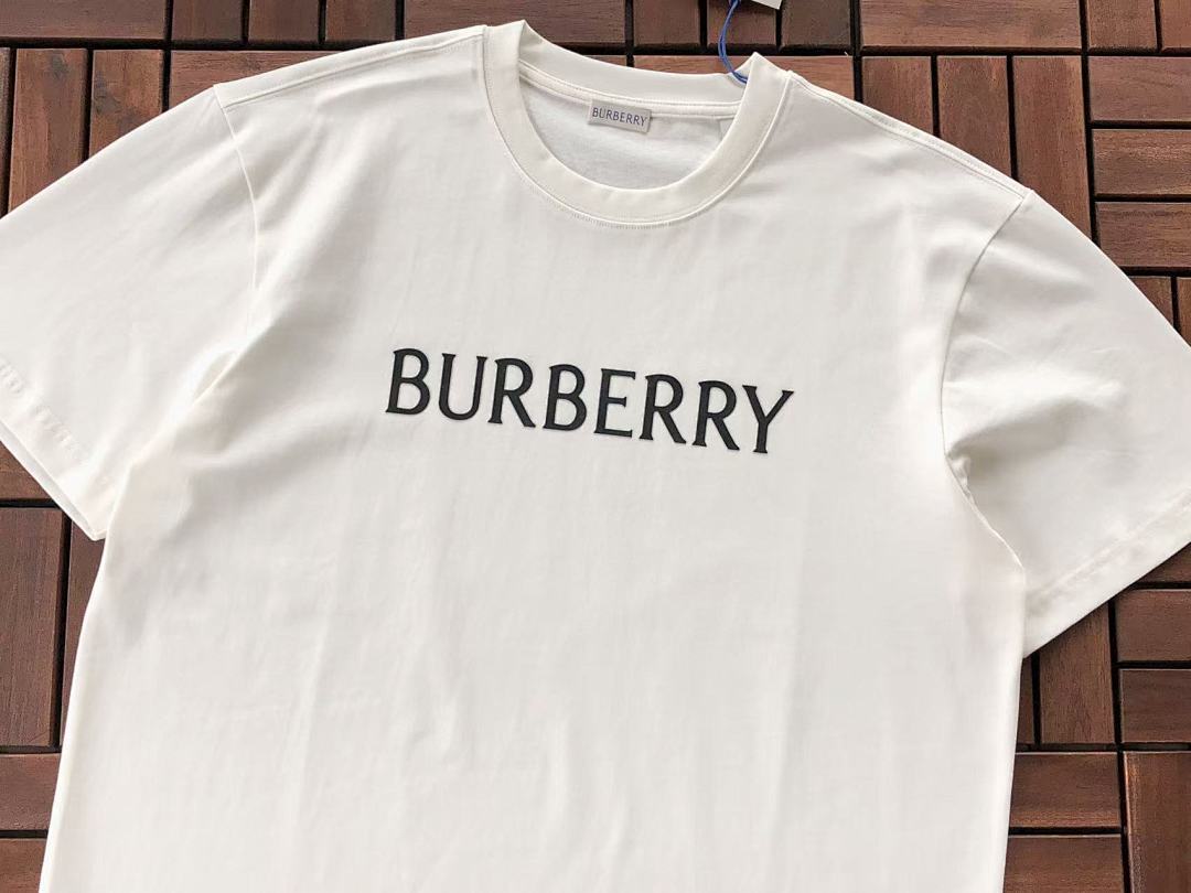 Burberry T-Shirt