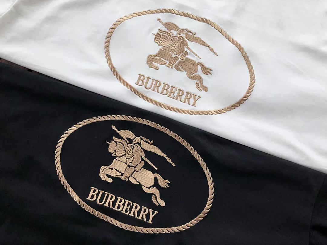 Burberry T-SHIRT