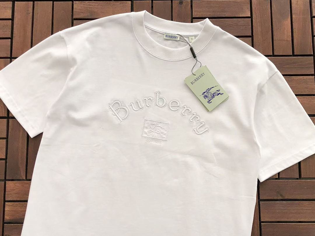 Burberry T-SHIRT