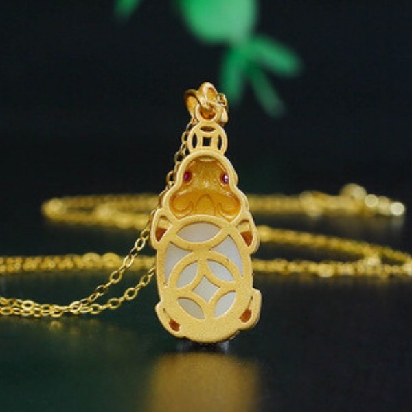 White Jade Gold Pixiu Lucky Pendant Necklace
