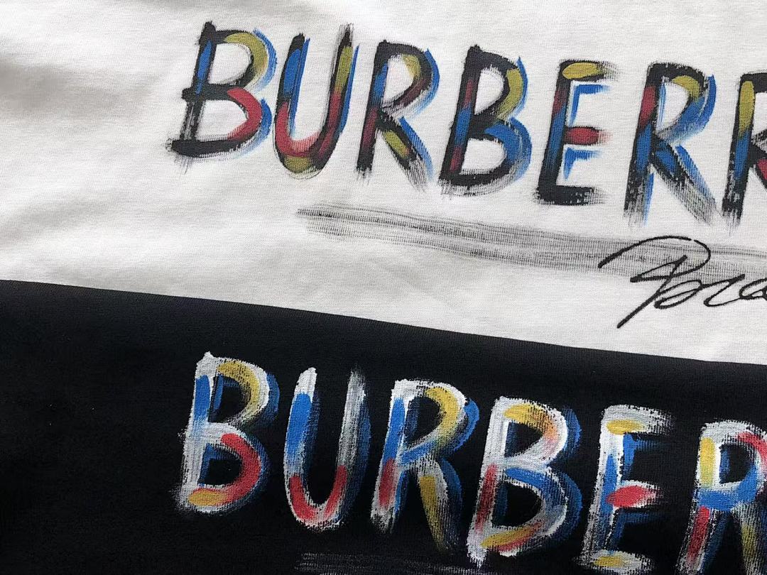 Burberry T-SHIRT