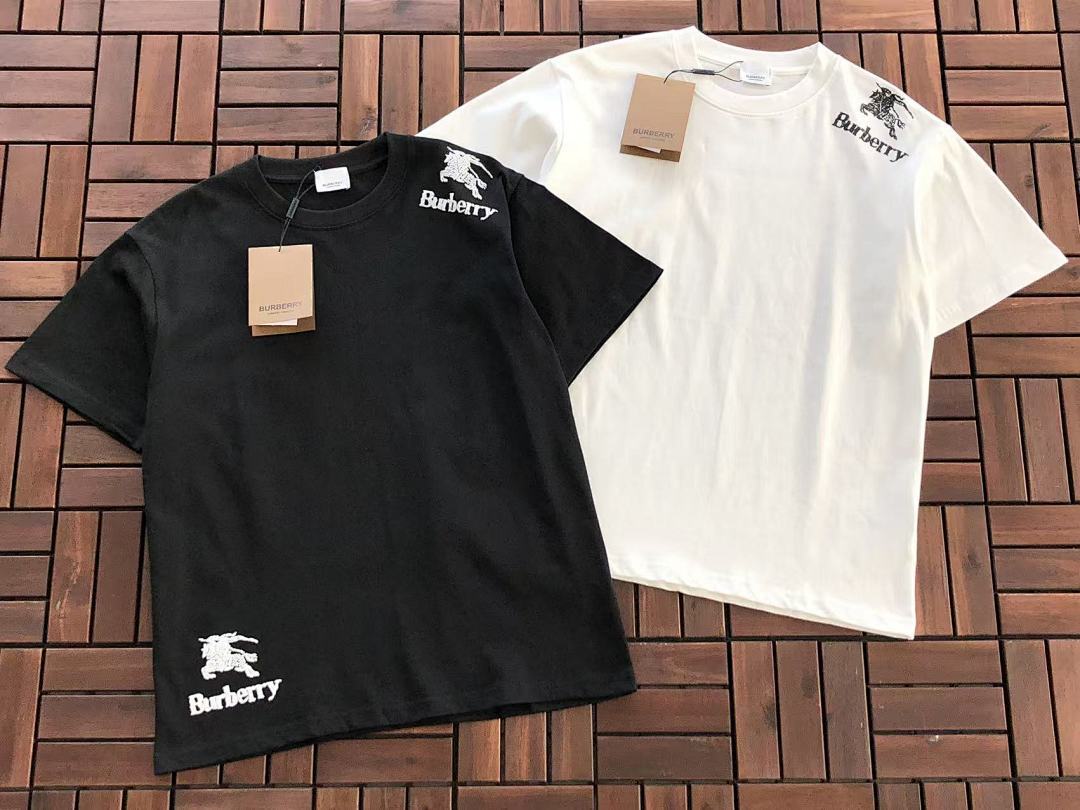Burberry T-SHIRT