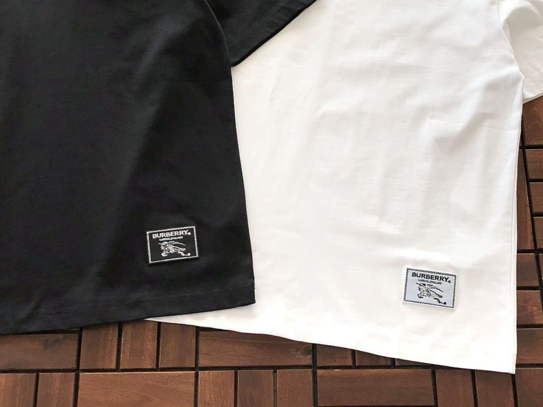 Burberry T-SHIRT