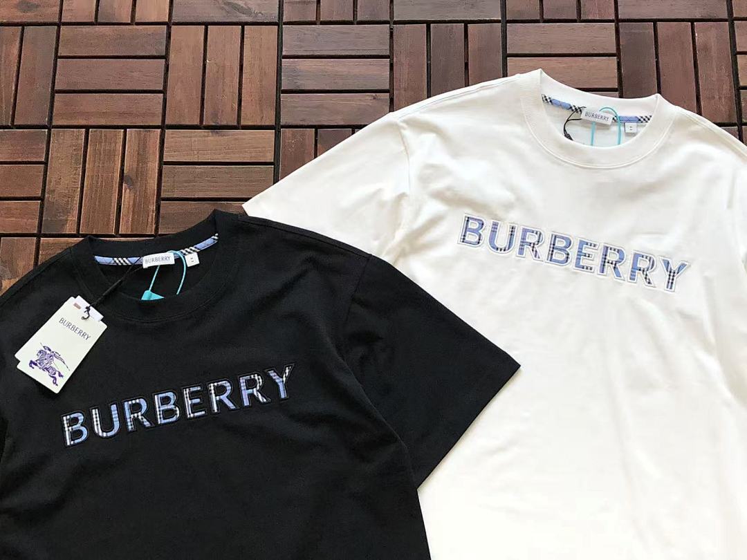 Burberry T-SHIRT