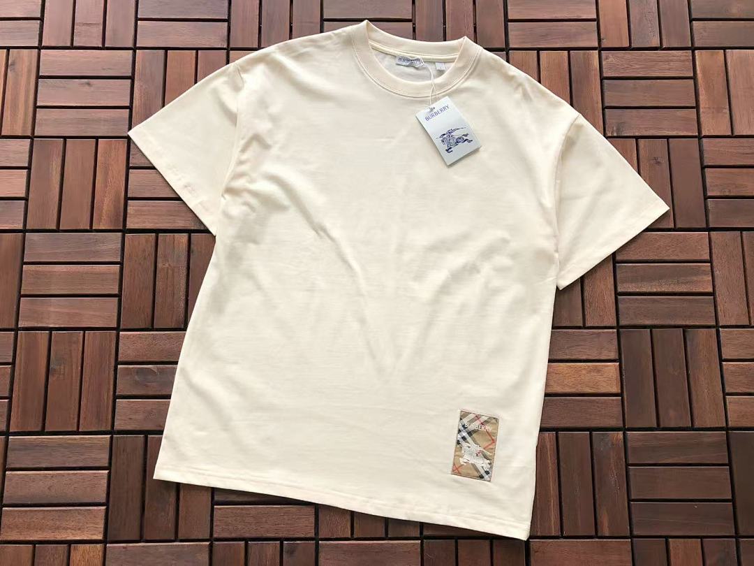 Burberry T-SHIRT