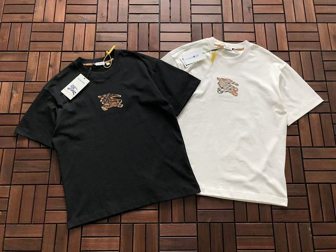 Burberry T-SHIRT