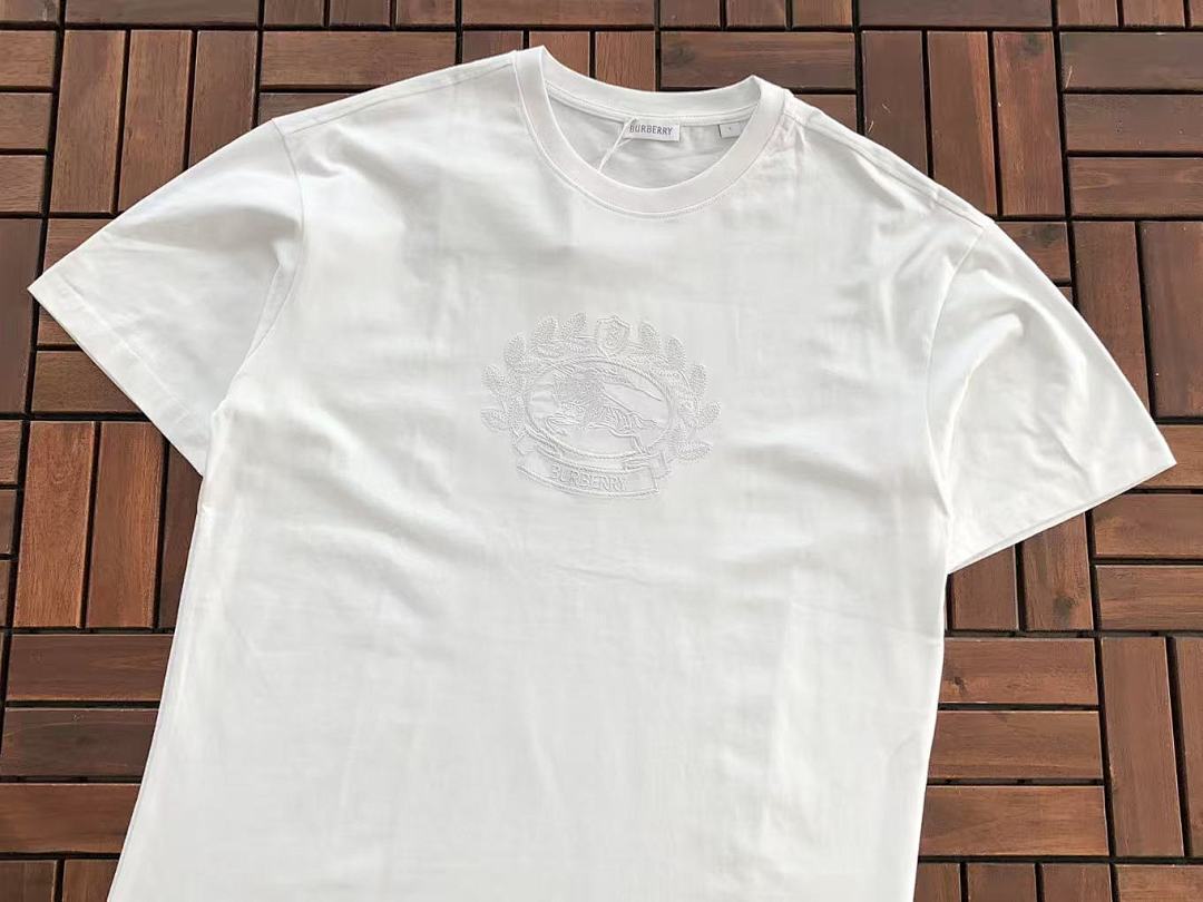 Burberry T-SHIRT