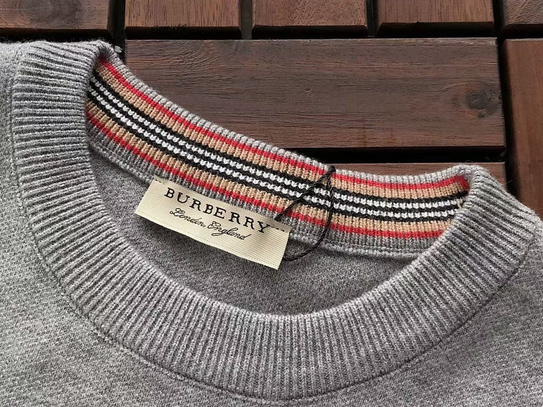 Burberry SWEATER