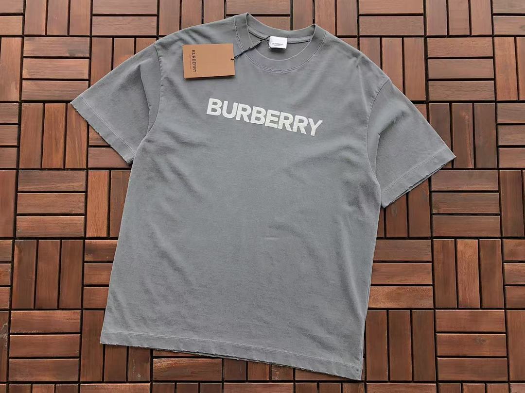 Burberry T-Shirt