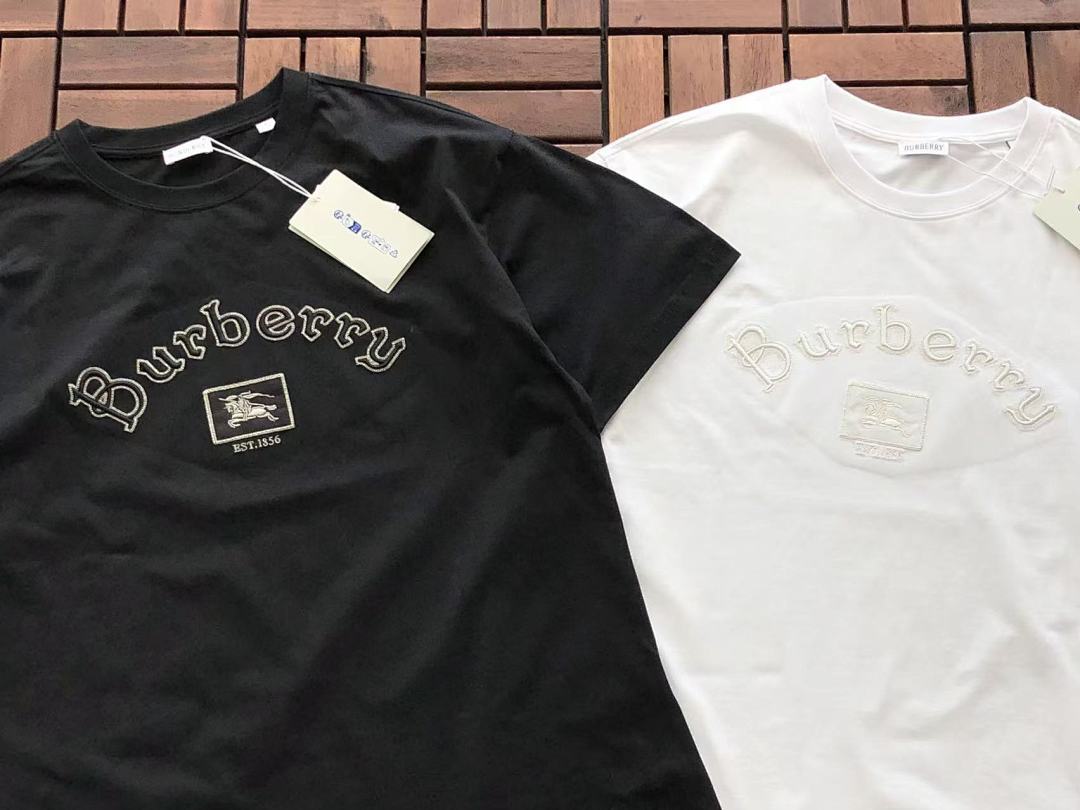 Burberry T-SHIRT