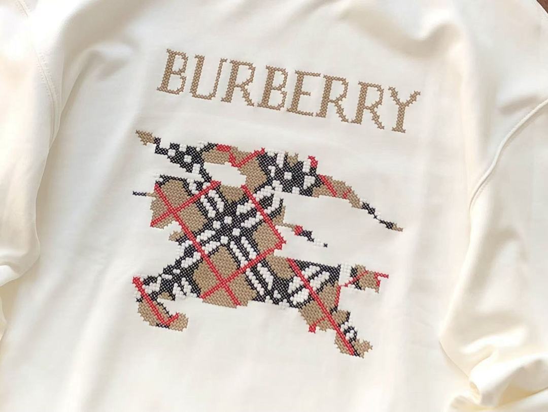 Burberry SWEATER