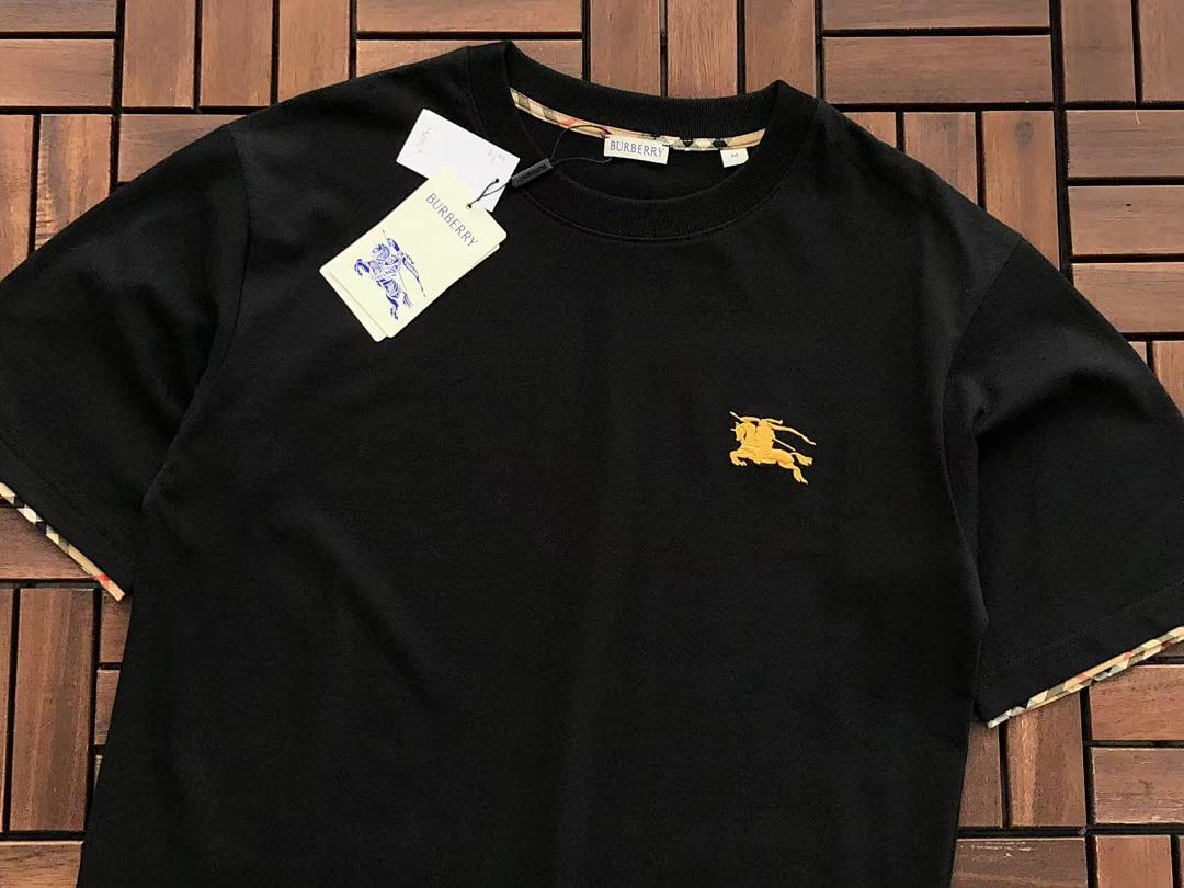 Burberry T-Shirt