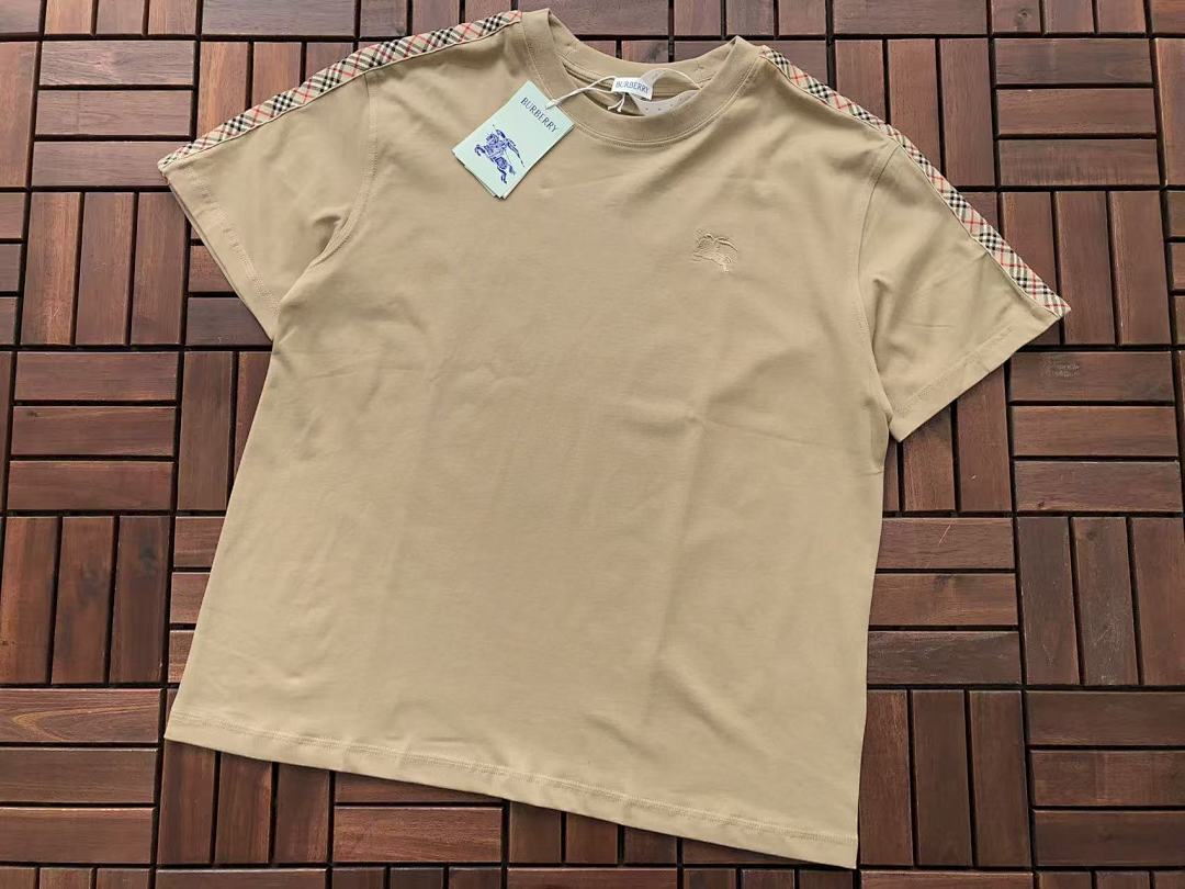 Burberry T-SHIRT